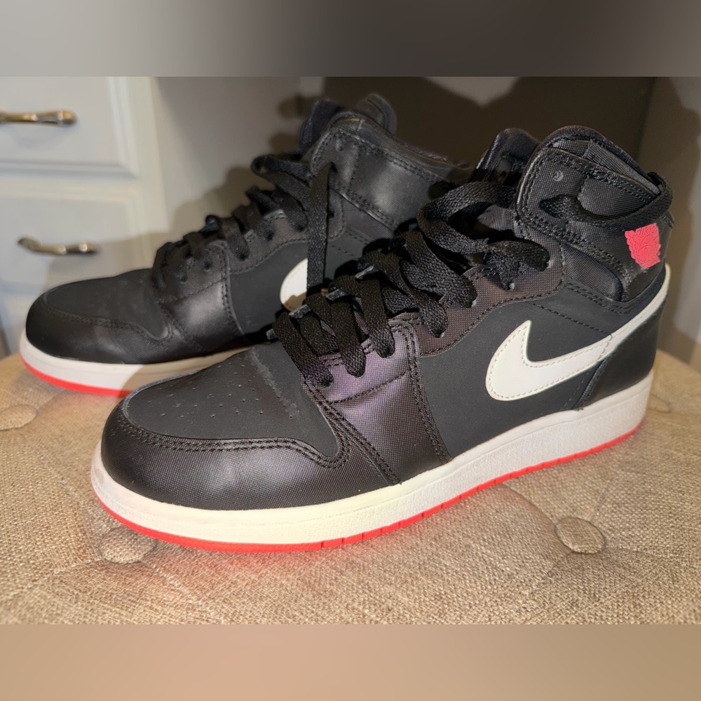 Nike Black and hot pink high top